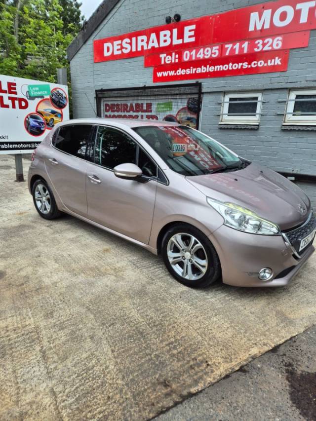 Peugeot 208 1.4 VTi Allure 5dr Hatchback Petrol Pink